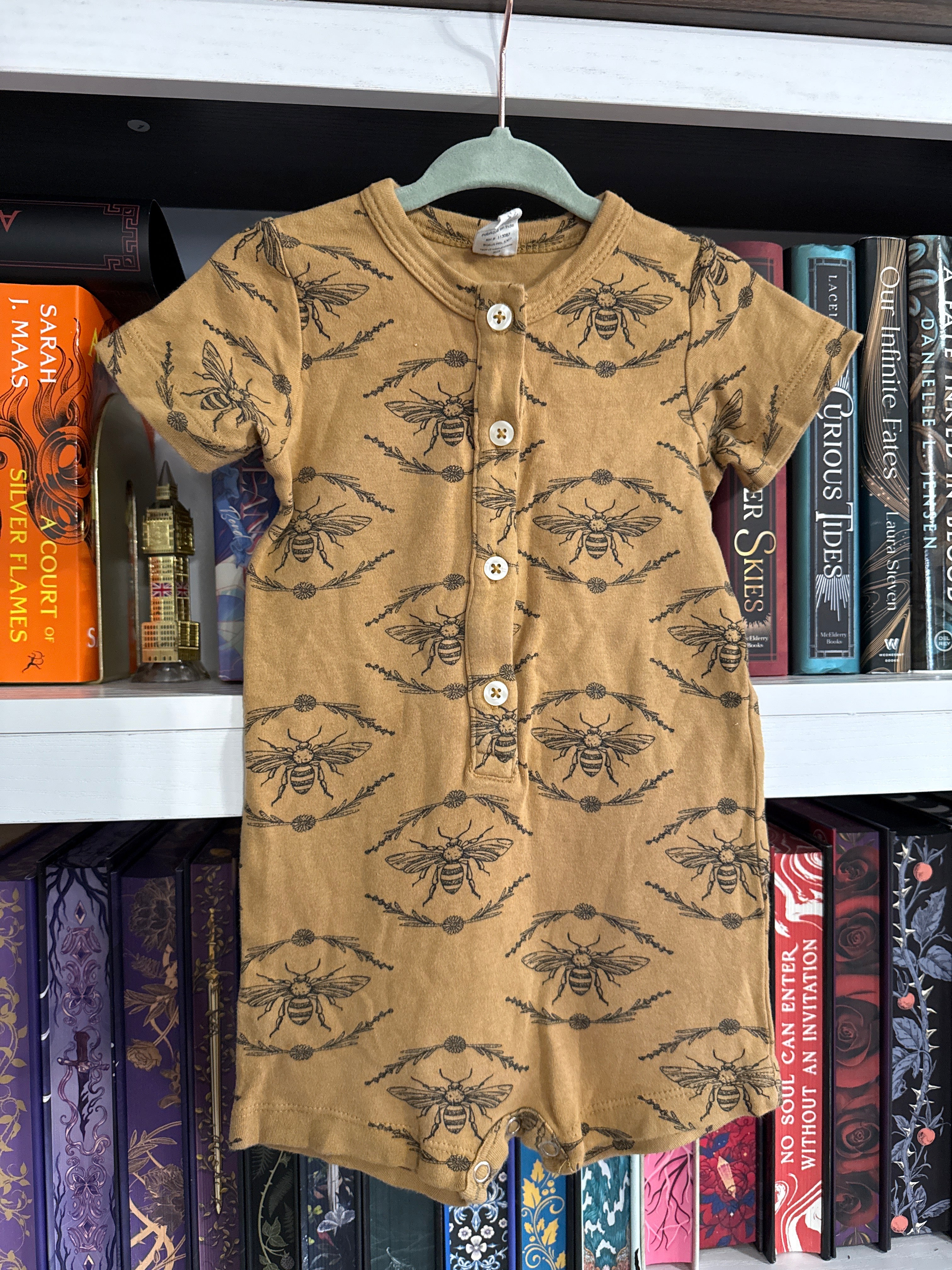 12-18 KQ floral bee romper