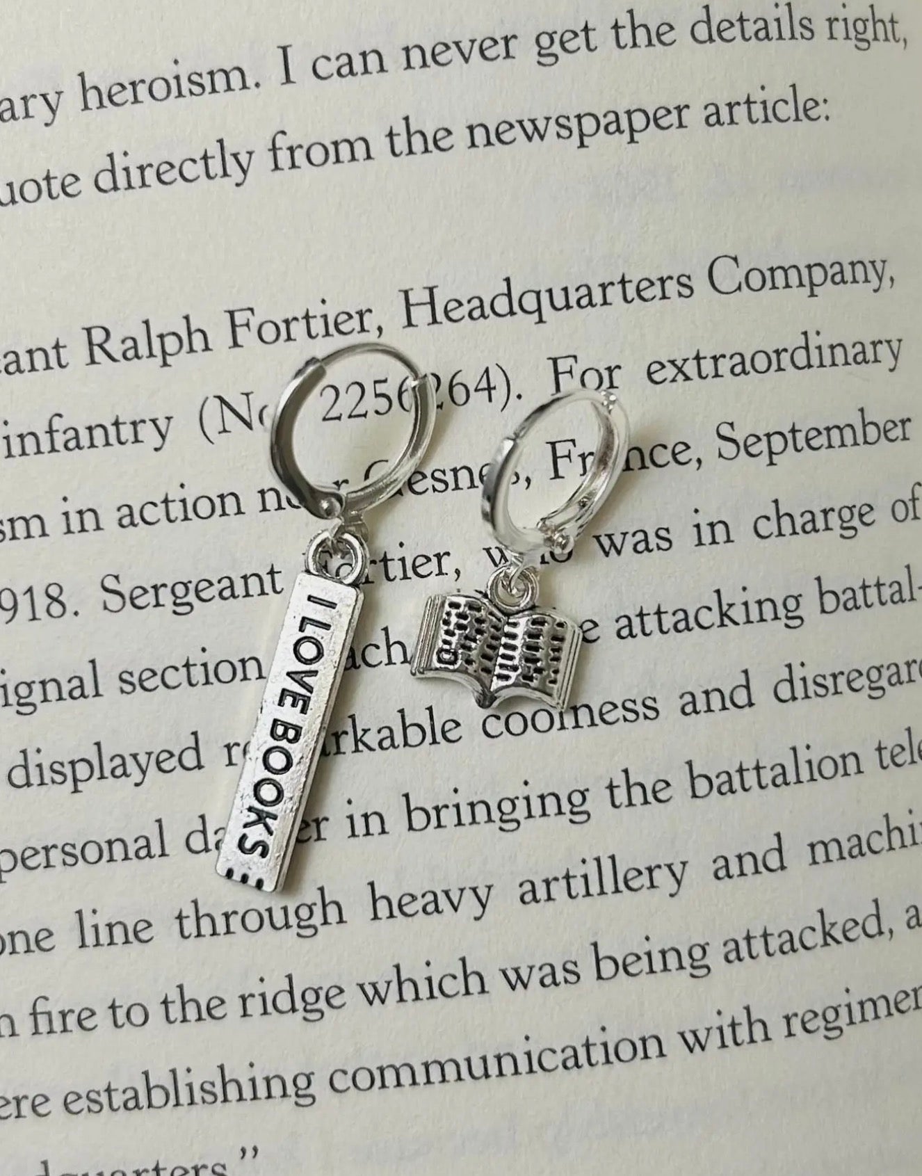 Love books earrings